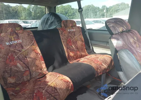 1998 Chevrolet Tahoe z USA, uszkodzony, nr VIN 3GNEK18RXWG106833